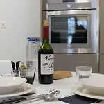 Apartamento Acogedor, De Diseno Moderno En Zona Antigua *