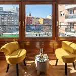 Apartamento Acogedor, De Diseno Moderno En Zona Antigua *