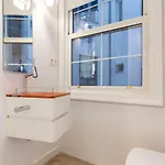 Acogedor, De Diseno Moderno En Zona Antigua Bilbau
