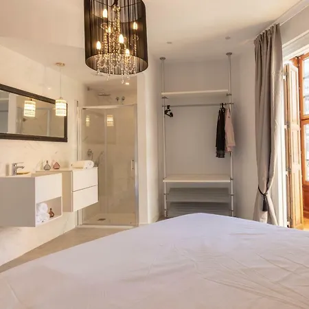 Apartamento Acogedor, De Diseño Moderno En Zona Antigua