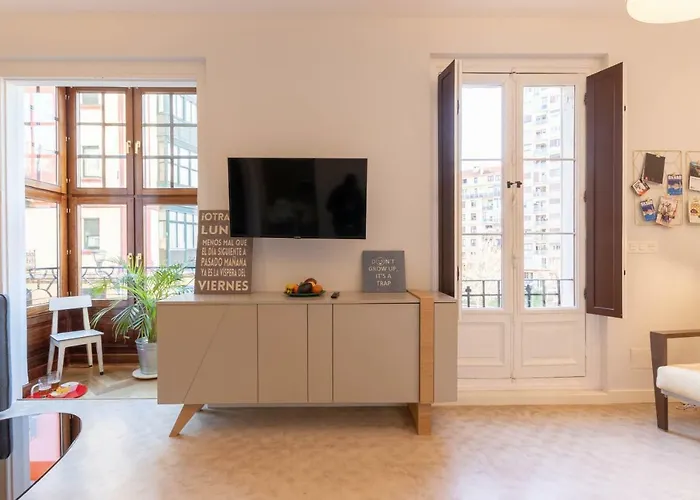 Acogedor, De Diseño Moderno En Zona Antigua Bilbao