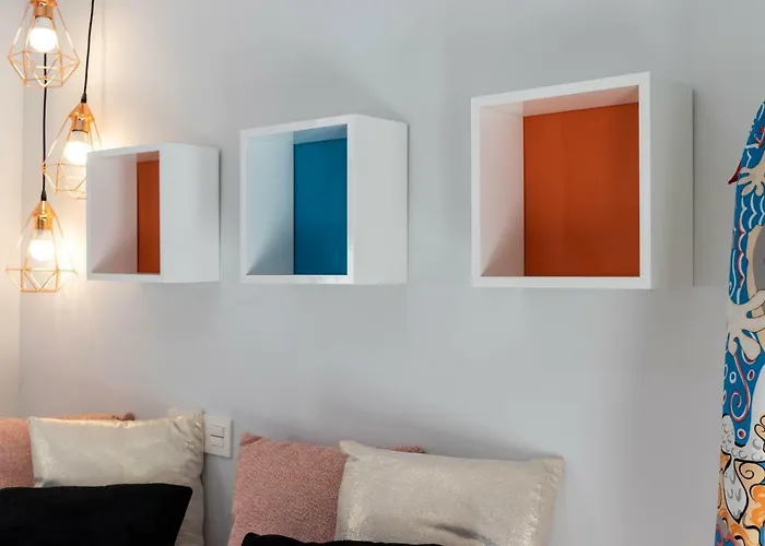 Acogedor, De Diseño Moderno En Zona Antigua *