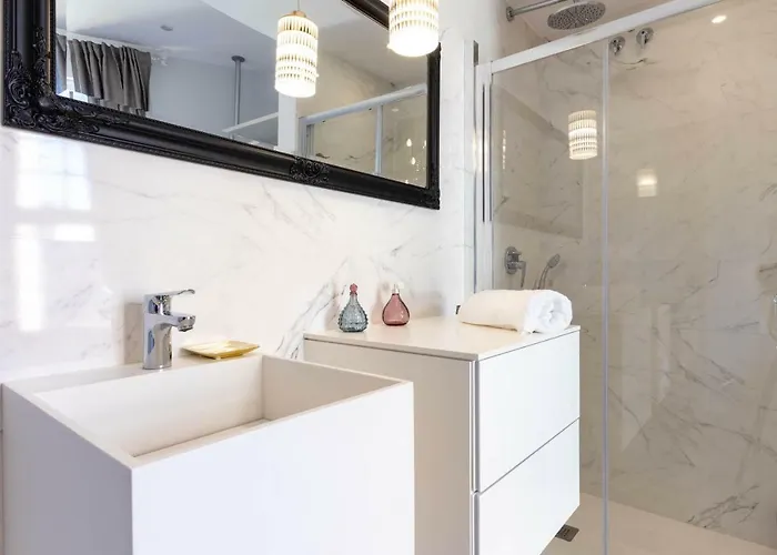 Apartamento Acogedor, De Diseño Moderno En Zona Antigua