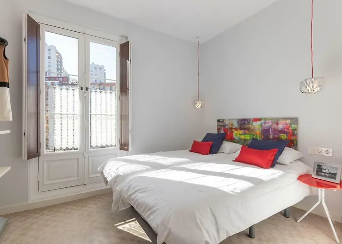 Acogedor, De Diseno Moderno En Zona Antigua Bilbao