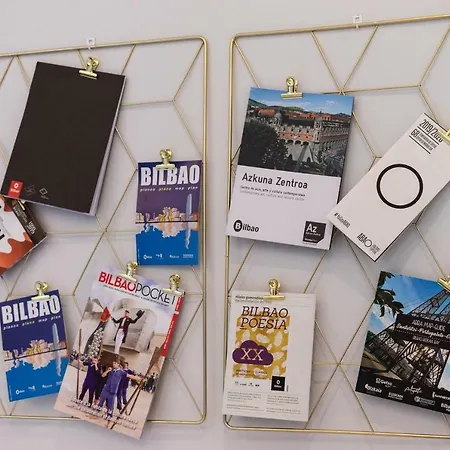 Acogedor, De Diseno Moderno En Zona Antigua アパート ビルバオ