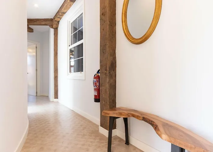 Acogedor, De Diseno Moderno En Zona Antigua ビルバオ